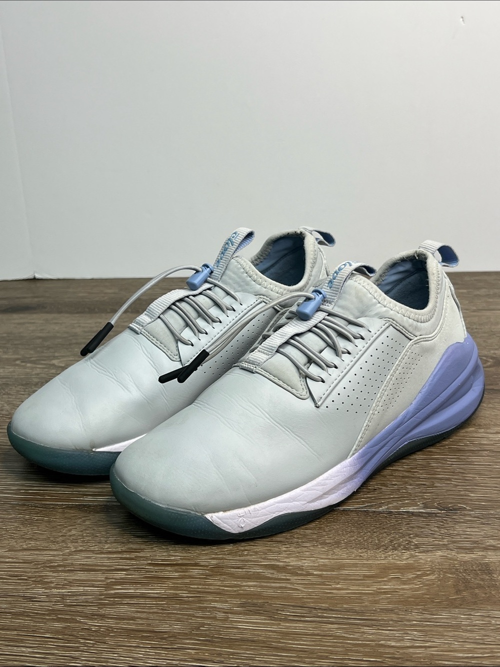 Clove Women’s Classic Nursing Shoes “Grey Matter” Slip Resistant Sneakers Size 8